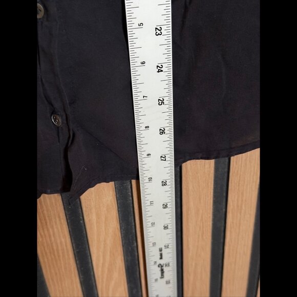 Xirena Shirt Small Womens Black Short Sleeve Collared Roll Tab Button Down Top - Picture 6 of 9